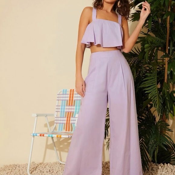 Beautiful two piece set! In a pretty light purple color! - Picture 3 of 6